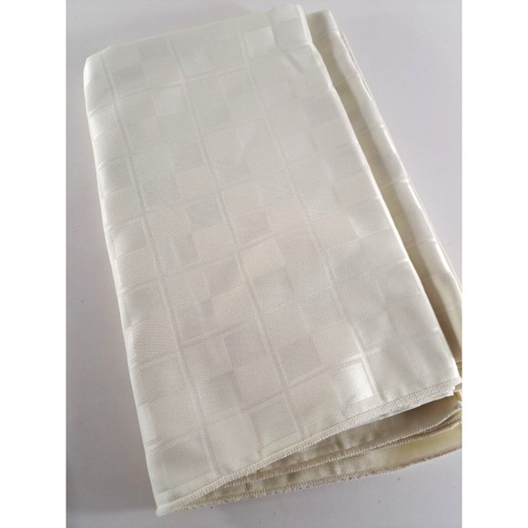 Kohls Tablecloth NEW Ivory Spill Proof Checked Square Oblong 52 x 70 Microfiber - Picture 3 of 7